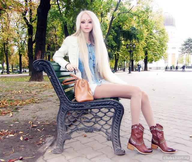 18349_valeria-lukyanova-v-shortah-42.jpg